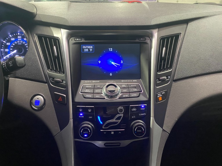Used-2013-Hyundai-Sonata-Hybrid-Limited-FWD