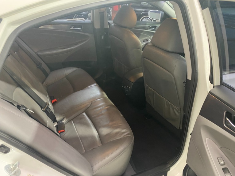 Used-2013-Hyundai-Sonata-Hybrid-Limited-FWD