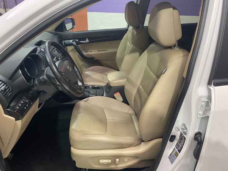 Used-2011-Kia-Sorento-EX-FWD
