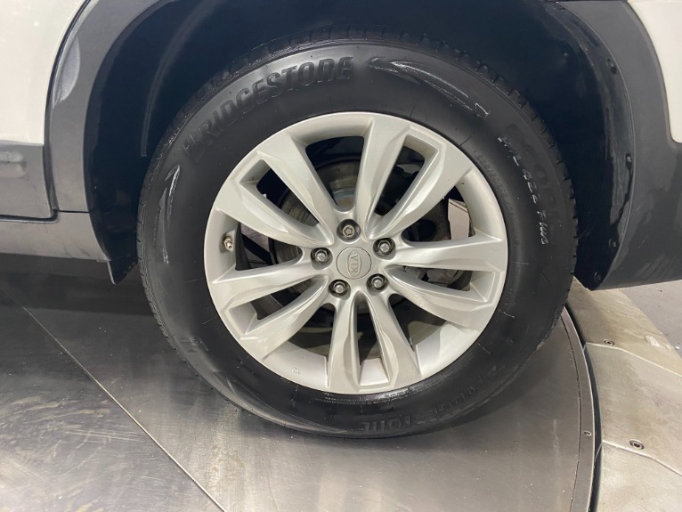 Used-2011-Kia-Sorento-EX-FWD