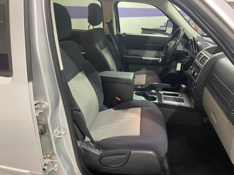 Used-2010-Dodge-Nitro-SXT-4X2