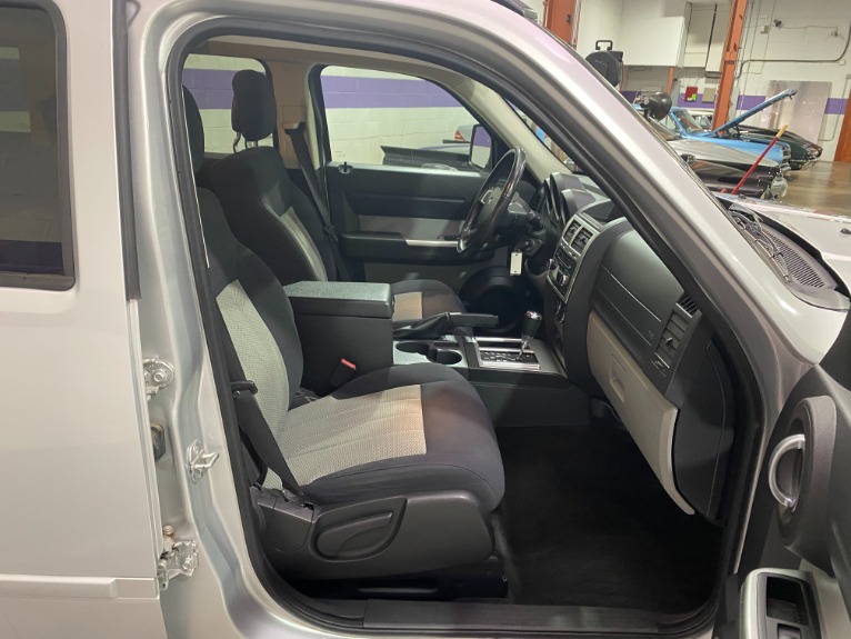 Used-2010-Dodge-Nitro-SXT-4X2
