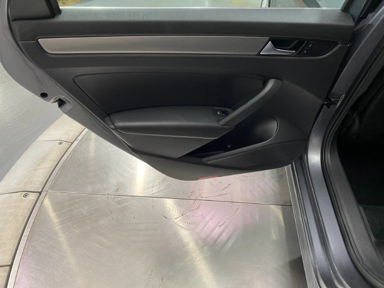 Used-2015-Volkswagen-Passat-18T-SE