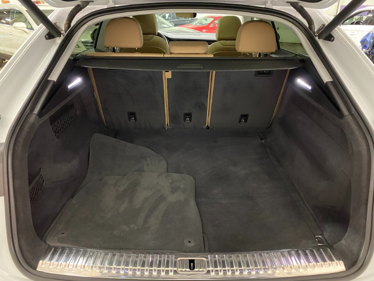 Used-2019-Audi-Q8-30T-quattro-Premium-Plus