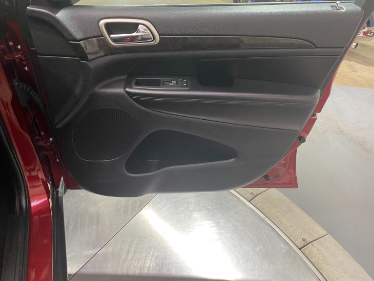 Used-2013-Jeep-Grand-Cherokee-Laredo-4X4