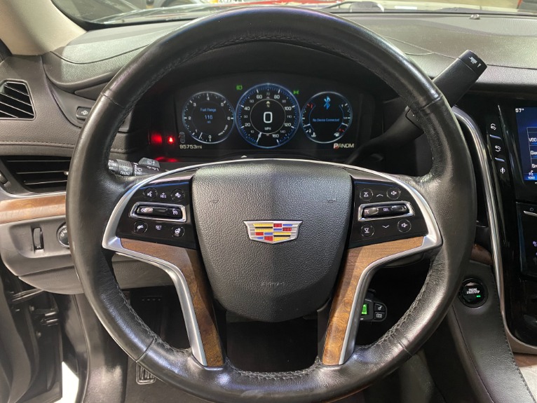 Used-2015-Cadillac-Escalade-Luxury-4X4