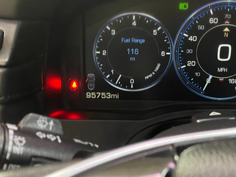 Used-2015-Cadillac-Escalade-Luxury-4X4