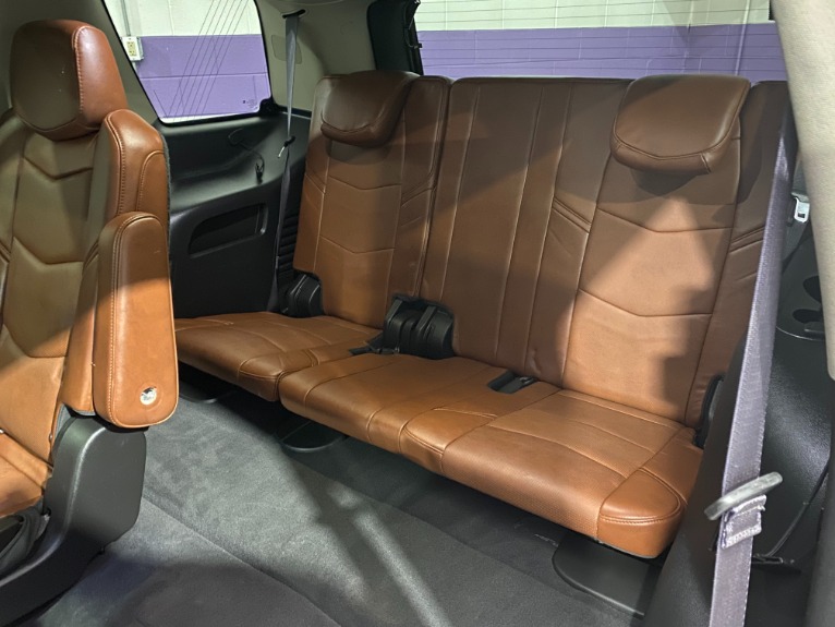 Used-2015-Cadillac-Escalade-Luxury-4X4
