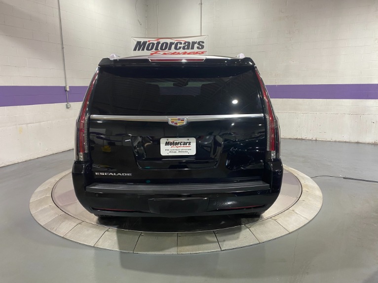 Used-2015-Cadillac-Escalade-Luxury-4X4