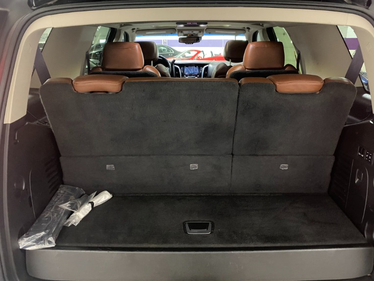 Used-2015-Cadillac-Escalade-Luxury-4X4