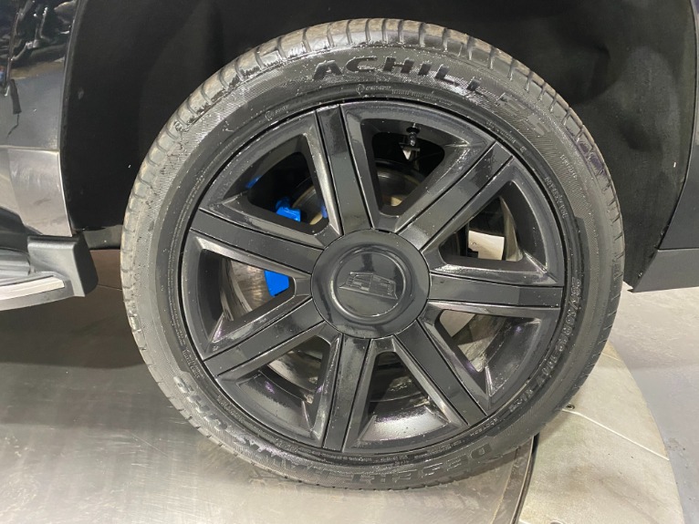 Used-2015-Cadillac-Escalade-Luxury-4X4