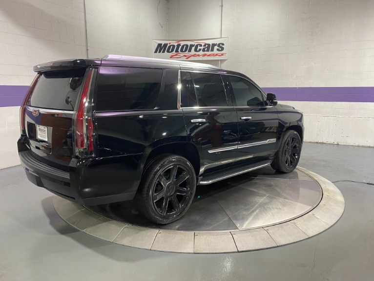 Used-2015-Cadillac-Escalade-Luxury-4X4
