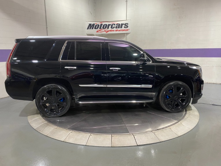 Used-2015-Cadillac-Escalade-Luxury-4X4