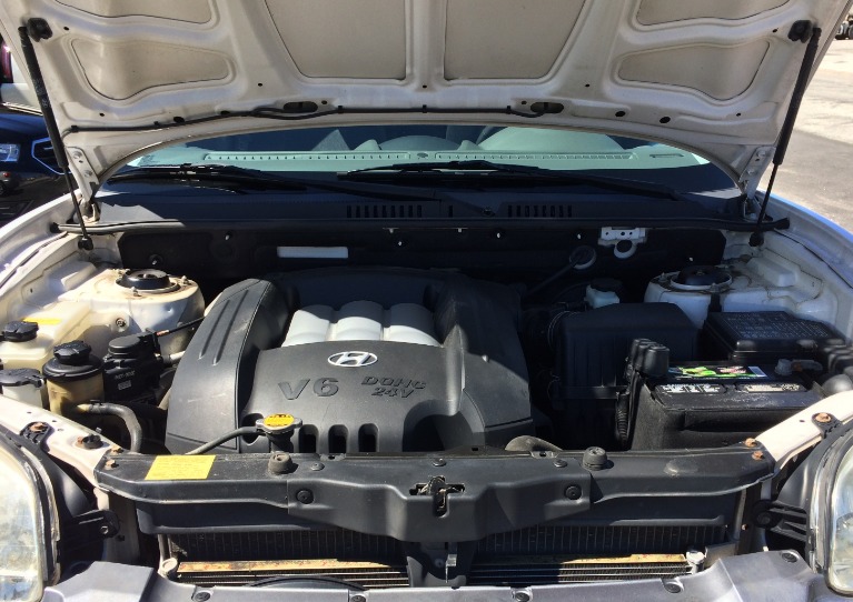 Used-2004-Hyundai-Santa-Fe-GLS