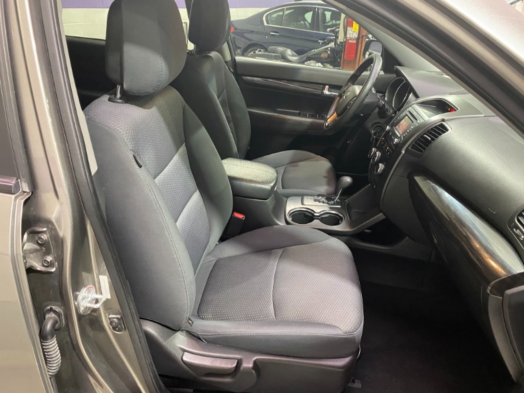 Used-2013-Kia-Sorento-LX-AWD