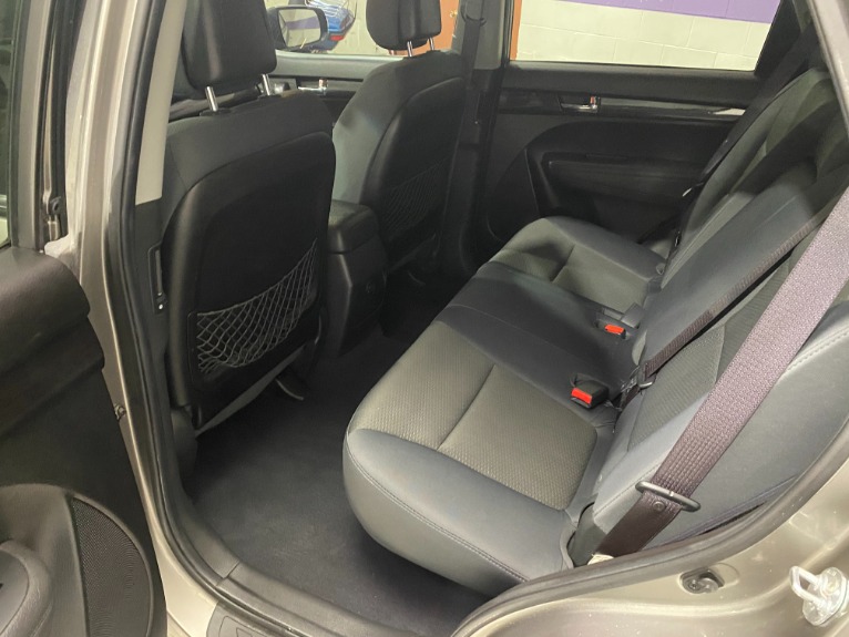 Used-2013-Kia-Sorento-LX-AWD
