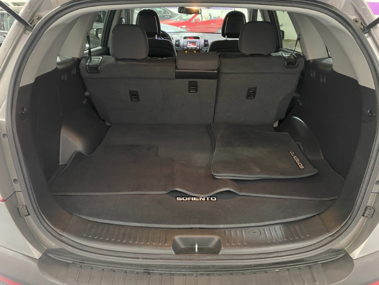 Used-2013-Kia-Sorento-LX-AWD