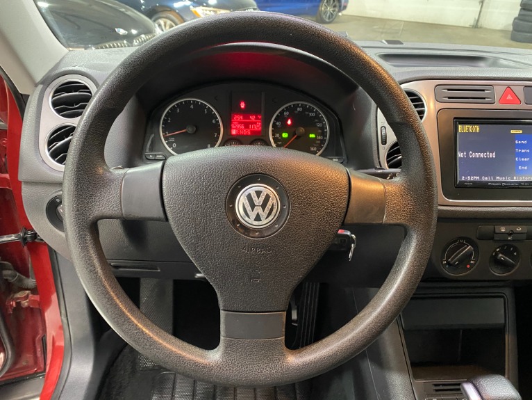 Used-2009-Volkswagen-Tiguan-FWD