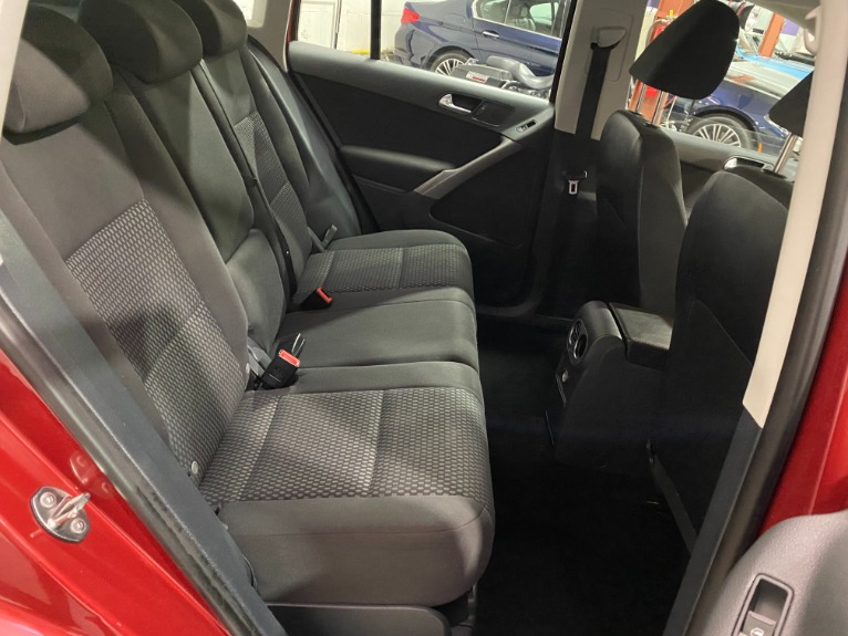 Used-2009-Volkswagen-Tiguan-FWD