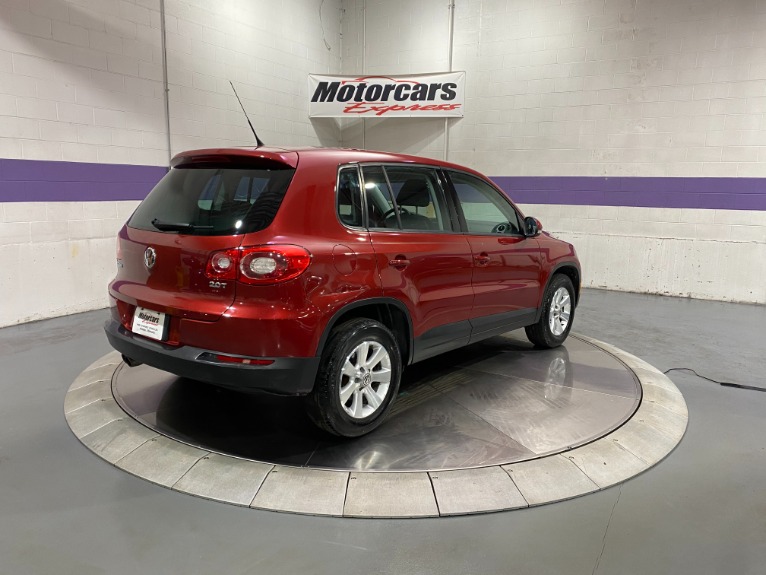 Used-2009-Volkswagen-Tiguan-FWD
