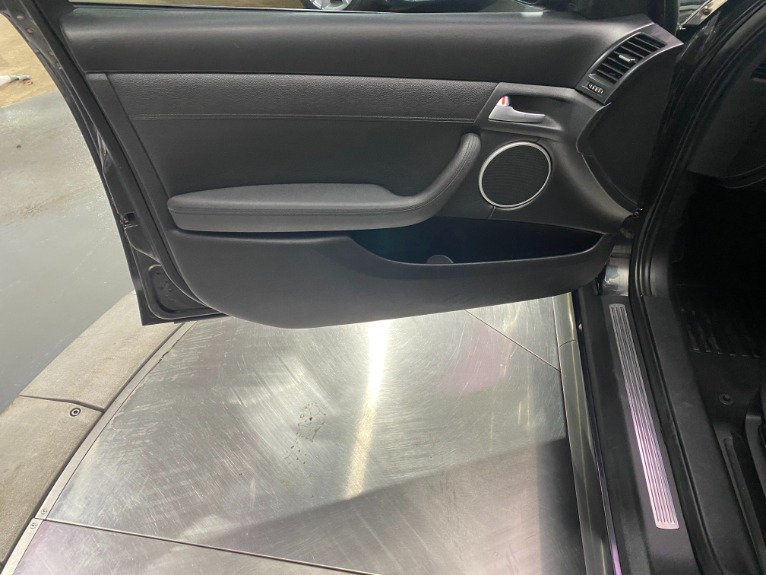 Used-2009-Pontiac-G8-RWD