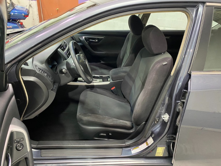 Used-2013-Nissan-Altima-25-S-FWD