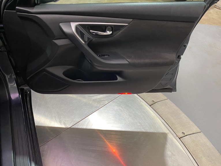 Used-2013-Nissan-Altima-25-S-FWD