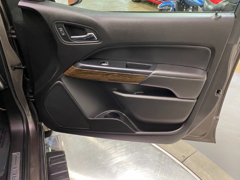 Used-2019-GMC-Canyon-Denali-4x4
