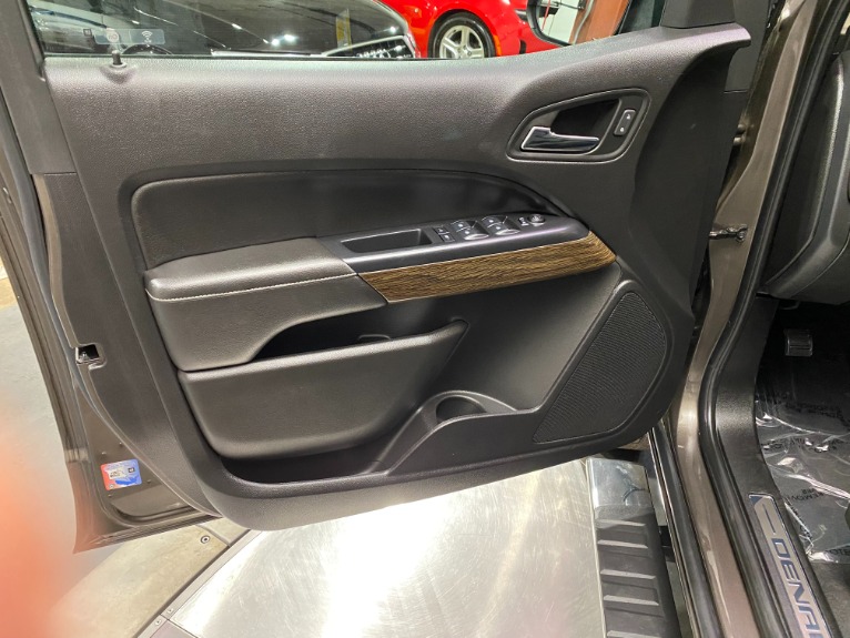 Used-2019-GMC-Canyon-Denali-4x4