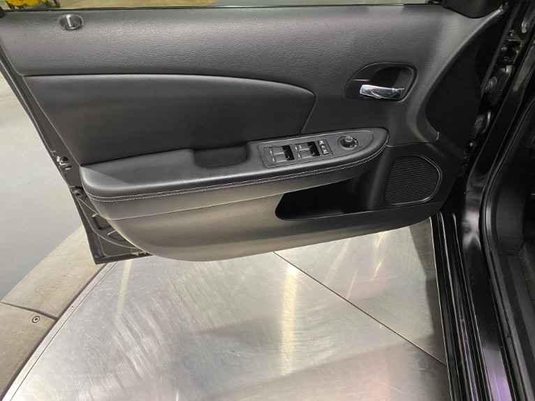 Used-2014-Dodge-Avenger-SXT-FWD