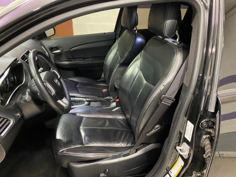 Used-2014-Dodge-Avenger-SXT-FWD