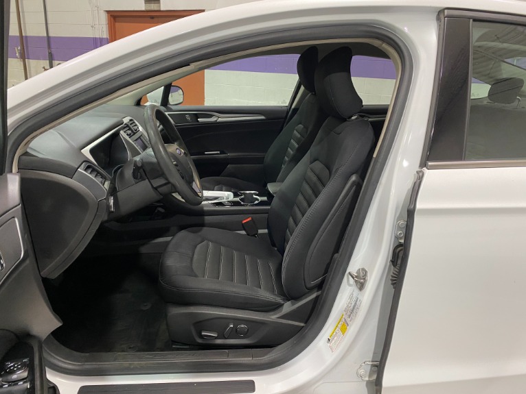 Used-2015-Ford-Fusion-SE-FWD