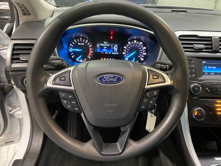 Used-2015-Ford-Fusion-SE-FWD