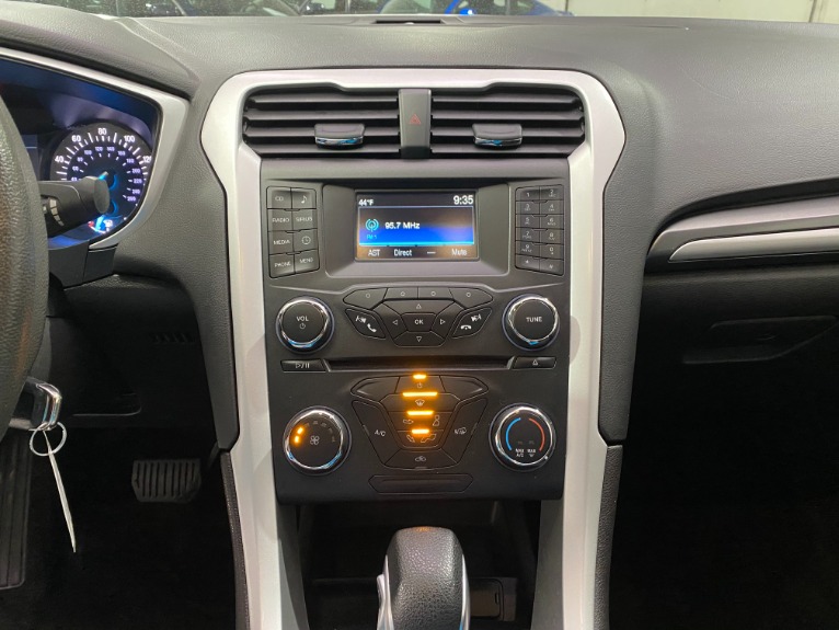 Used-2015-Ford-Fusion-SE-FWD