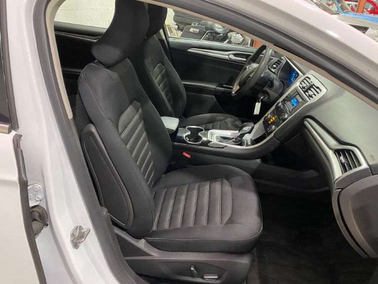 Used-2015-Ford-Fusion-SE-FWD