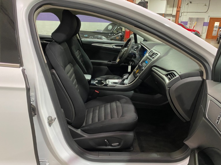 Used-2015-Ford-Fusion-SE-FWD