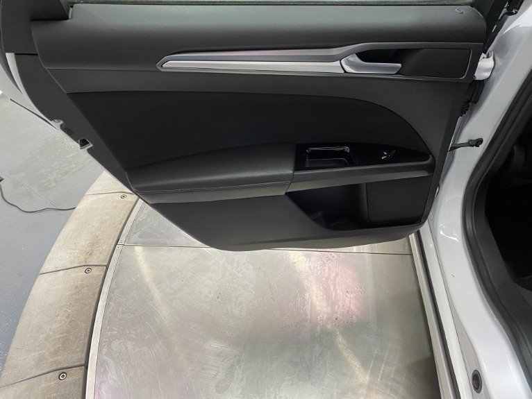 Used-2015-Ford-Fusion-SE-FWD
