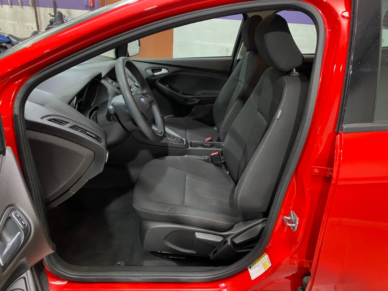 Used-2016-Ford-Focus-SE-FWD