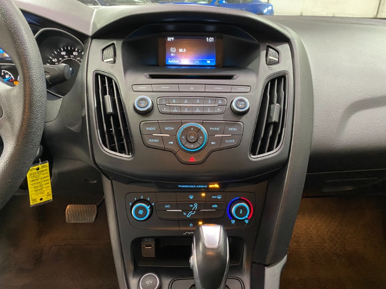 Used-2016-Ford-Focus-SE-FWD