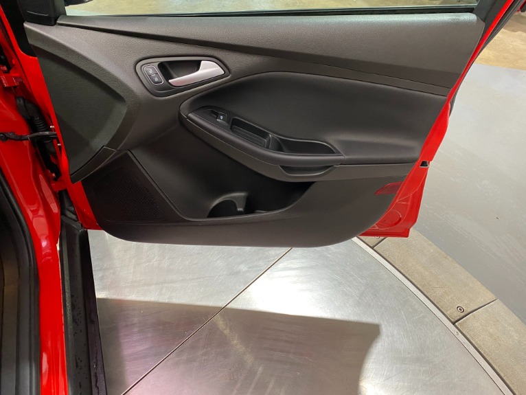 Used-2016-Ford-Focus-SE-FWD