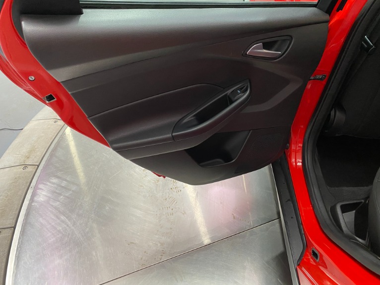 Used-2016-Ford-Focus-SE-FWD