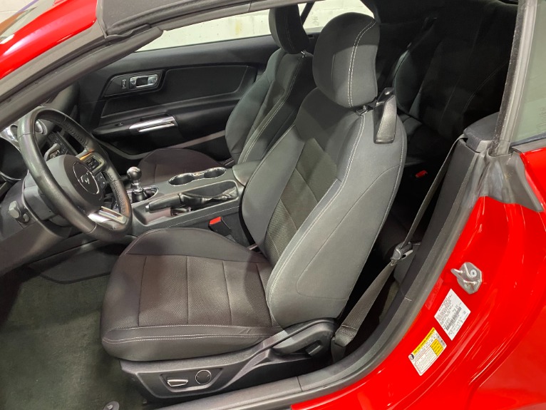 Used-2017-Ford-Mustang-Convertible-V6-RWD-Manual