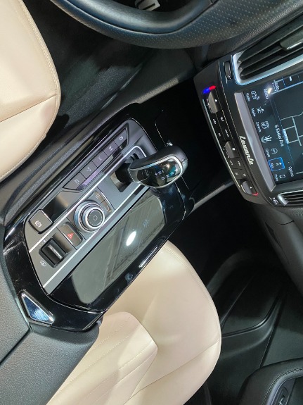 Used-2017-Maserati-Levante-AWD