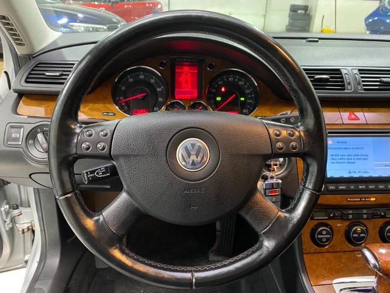 Used-2006-Volkswagen-Passat-36