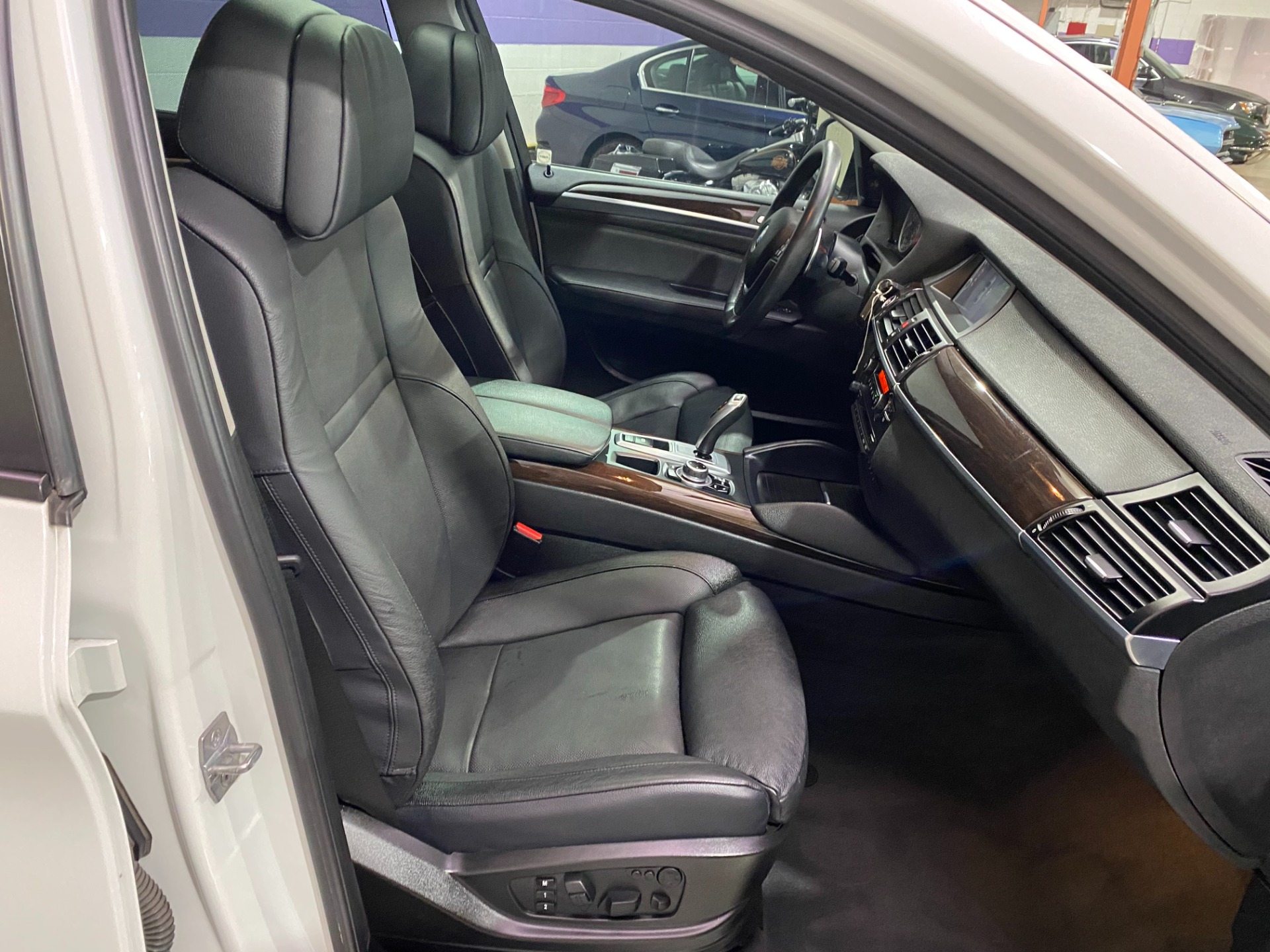 Used-2014-BMW-X6-xDrive35i