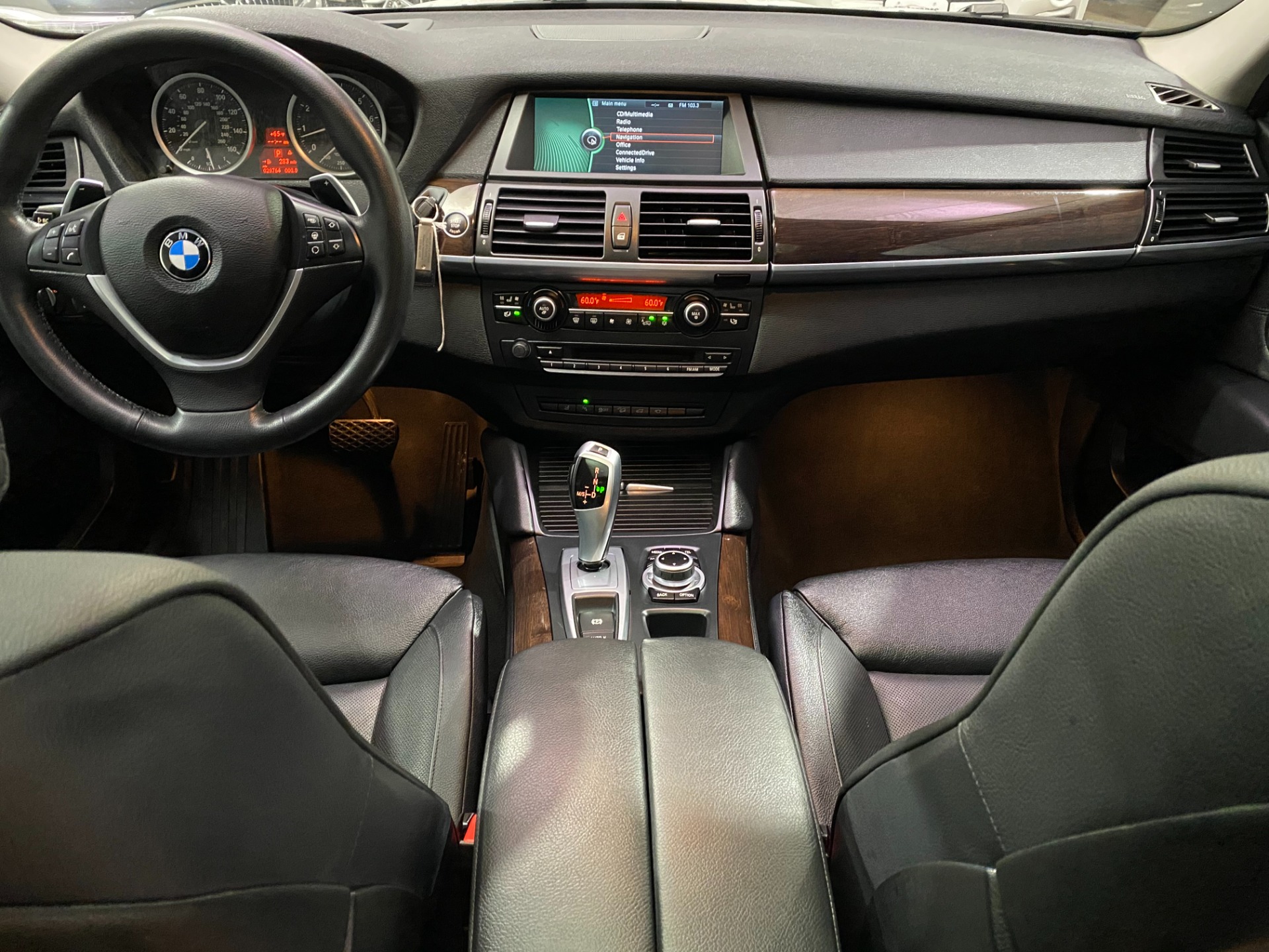 Used-2014-BMW-X6-xDrive35i