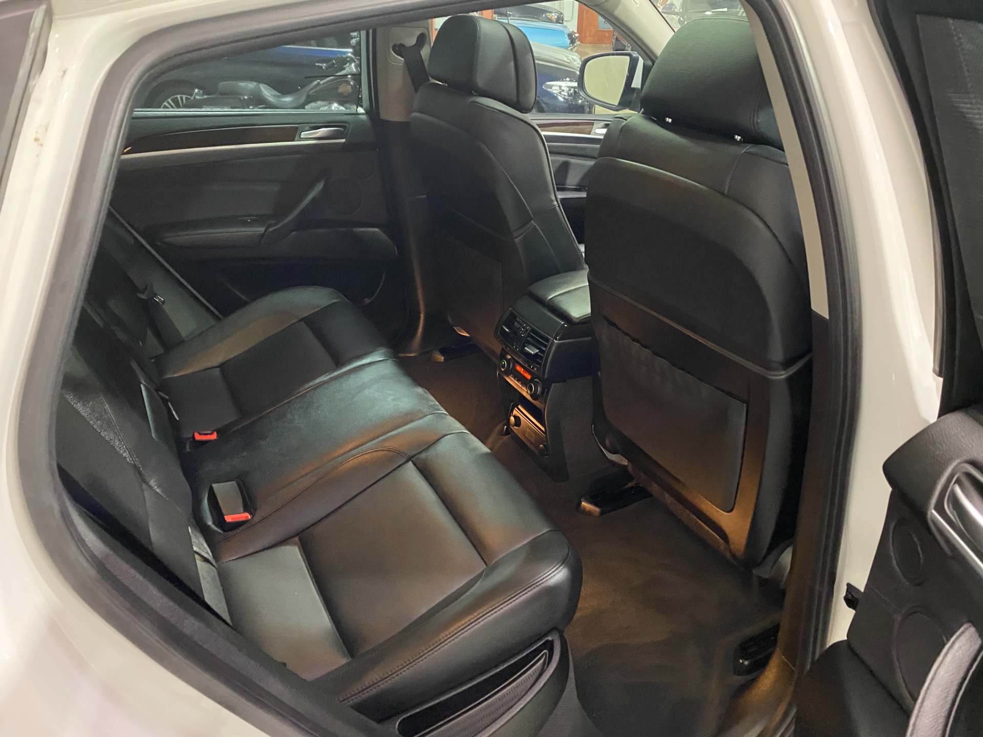 Used-2014-BMW-X6-xDrive35i