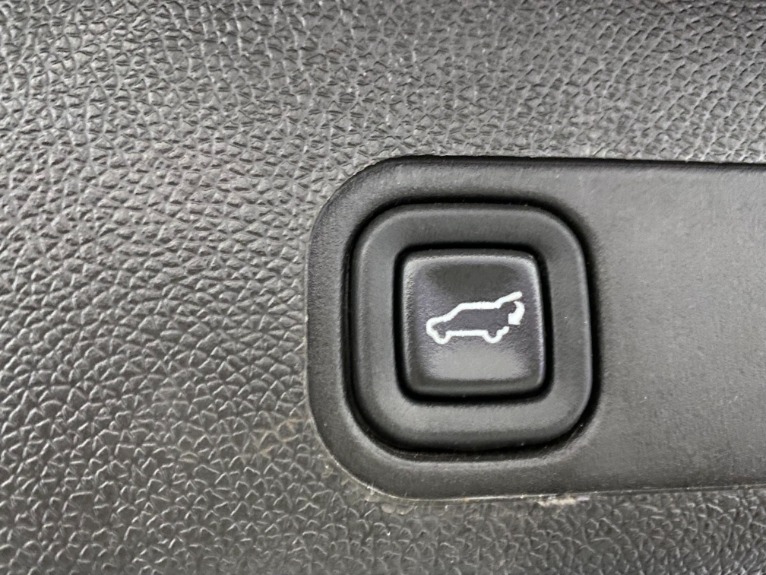 Used-2013-GMC-Yukon-XL-Denali-AWD