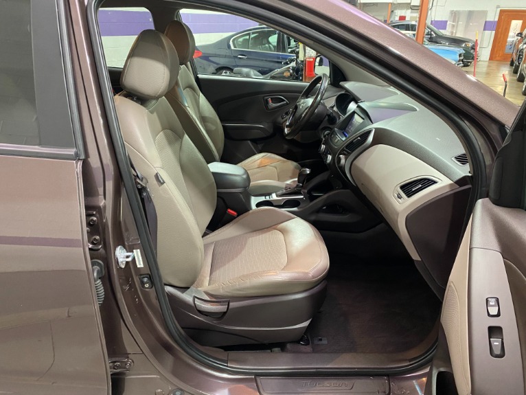 Used-2014-Hyundai-Tucson-SE-AWD