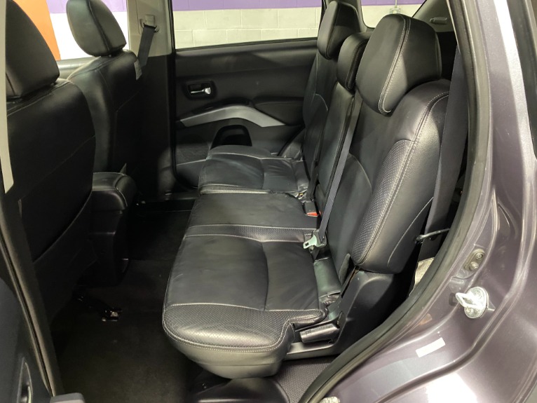 Used-2008-Mitsubishi-Outlander-XLS-AWD